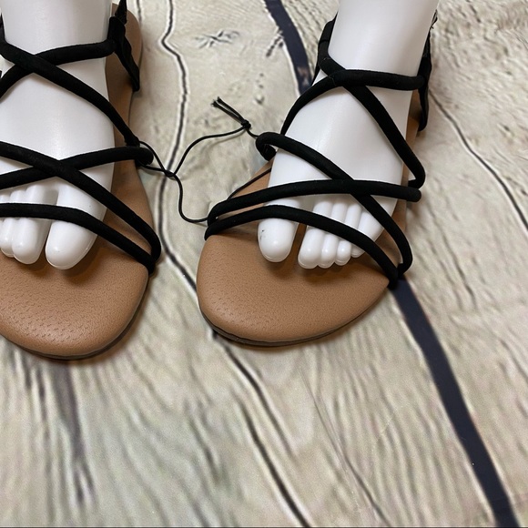 Torrid NWT Black Gladiator Sandals 8 Wide - Picture 4 of 7